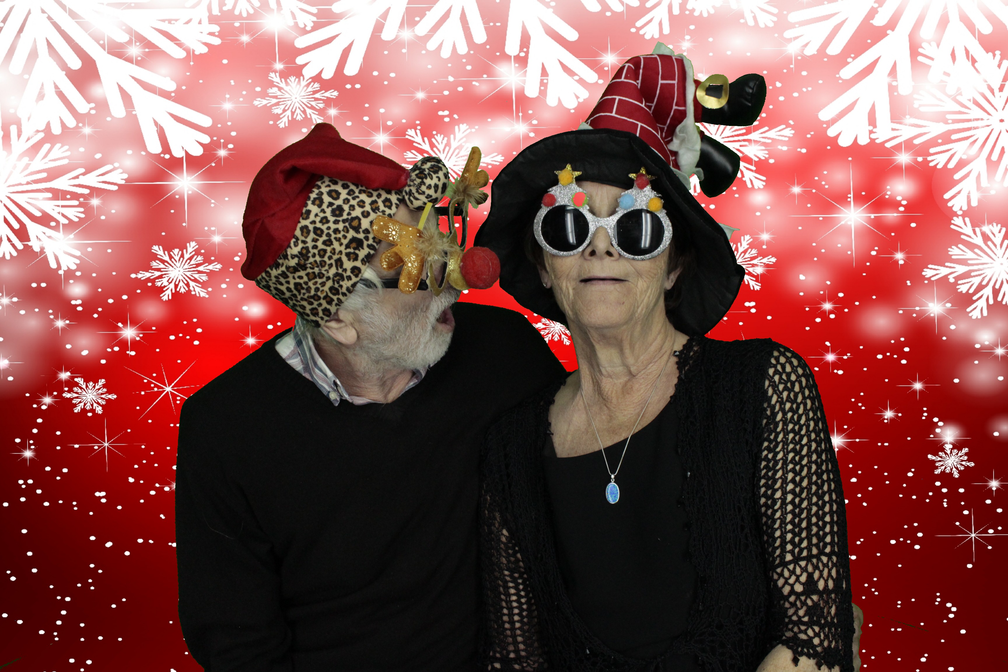 Silvermere Christmas Party | View more photos from the event at gallery.myphotoboothexperience.co.uk/u/MyPhotoBoothExperienceLtd/Silvermere-Christmas-Party-3